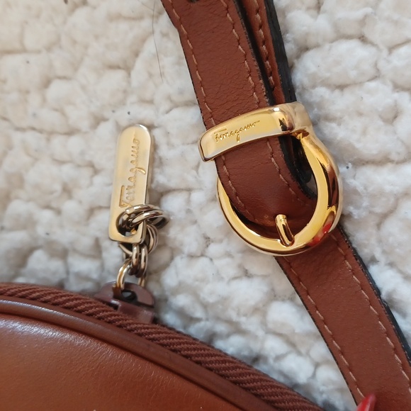 Salvatore Ferragamo Vintage Brown Leather Crossbody Bag with card - Picture 7 of 7